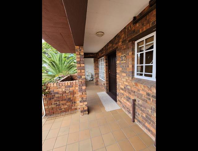 2 bed property to rent in BRYANSTON